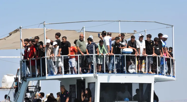 12. Van Denizi Su Sporları Festivali devam ediyor