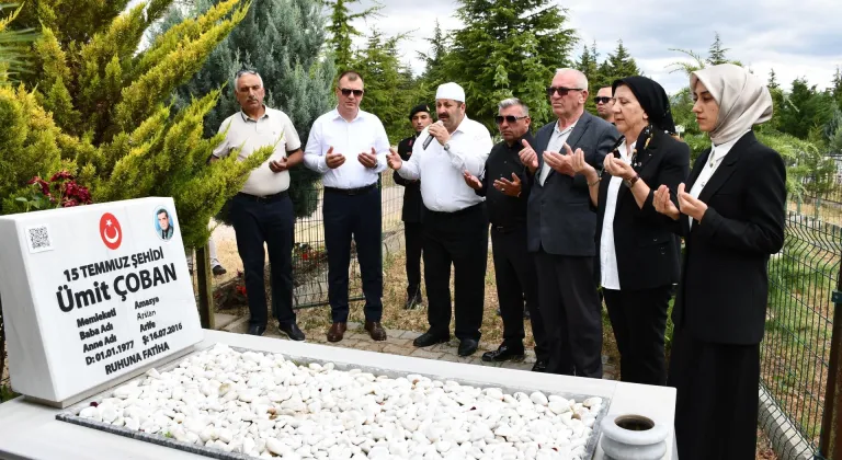 15 Temmuz şehidi Ümit Çoban, Amasya'daki kabri başında anıldı