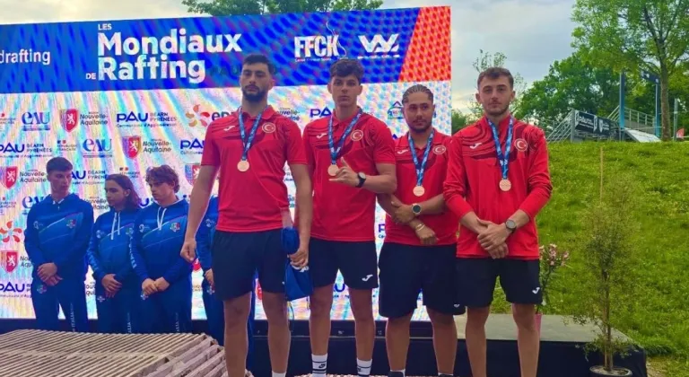23 yaş altı raftingciler, Dünya Şampiyonası'nda bronz madalya kazandı