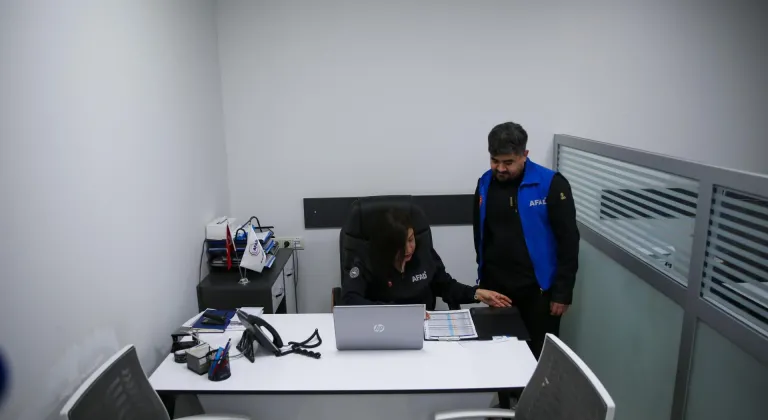 6 ŞUBAT DEPREMLERİNİN ÜÇÜNCÜ YILI - Depremde kaybettiği babasının izinden giden Buse, AFAD personeli oldu