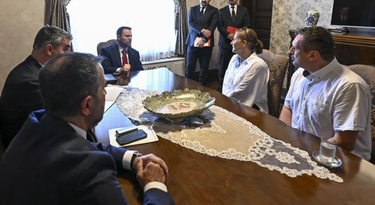 Adalet Bakanı Gürlek, yorgun mermi isabet etmesi sonucu hayatını kaybeden Emir Yuşa'nın ailesiyle görüştü