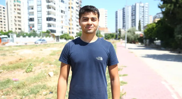 Adana Seyhan'da biriken çöpler kötü kokuya neden oluyor