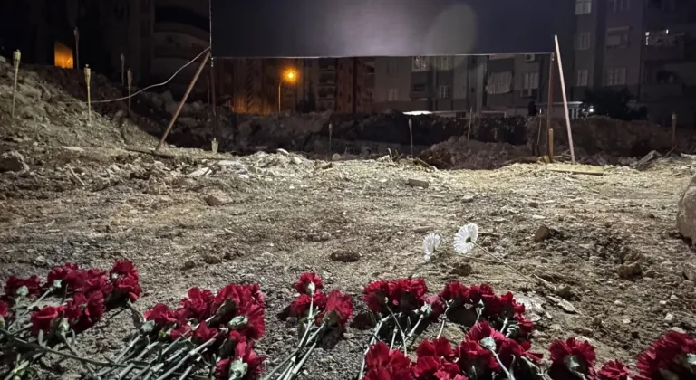 Adana'da 6 Şubat depremlerinde hayatını kaybedenler anıldı