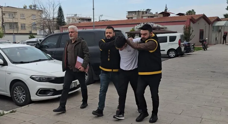 Adana'da camını kırdıkları araçlardan hırsızlık yapan 2 zanlı tutuklandı