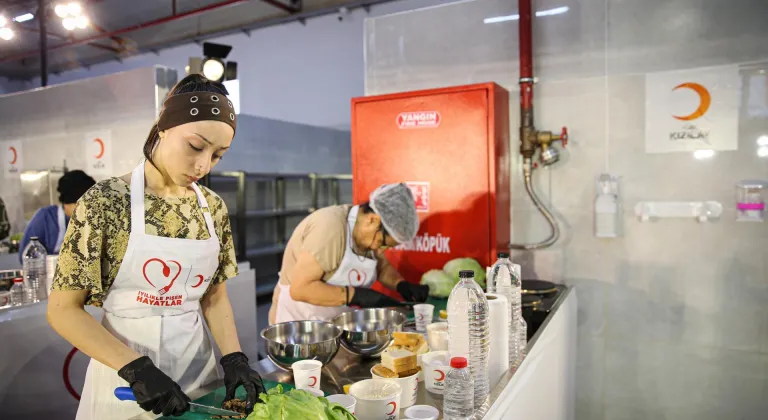 Adana'da depremzede kadınlar aşçılık eğitimi aldı