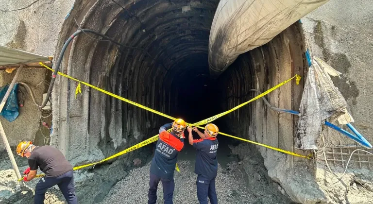 Adana'da içme suyu tünel hattında meydana gelen göçükte 1 işçi öldü, 1 işçi yaralandı