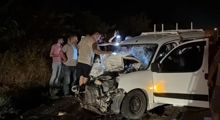 Adana'da zincirleme trafik kazasında 2 kişi yaralandı