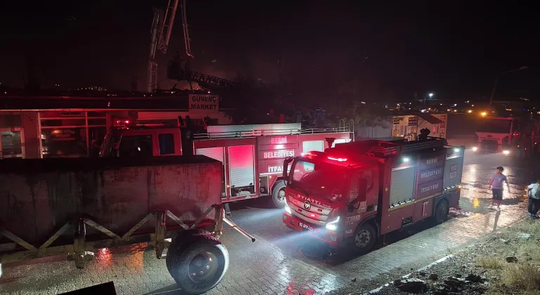 Adıyaman'da çıkan yangında 4 iş yeri hasar gördü