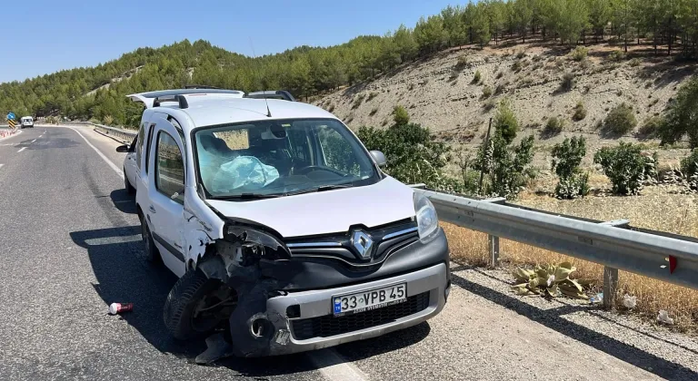 Adıyaman'da otomobil ile hafif ticari aracın çarpıştığı kazada 5 kişi yaralandı