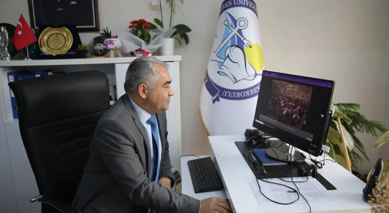 ADÜ Rektörü Prof. Dr. Kent, AA'nın "Yılın Kareleri" oylamasına katıldı