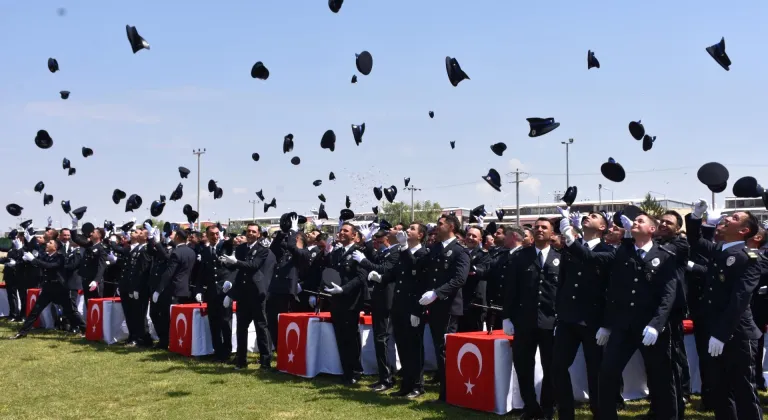 Afyonkarahisar'da eğitimini tamamlayan 432 polis adayı mezun oldu