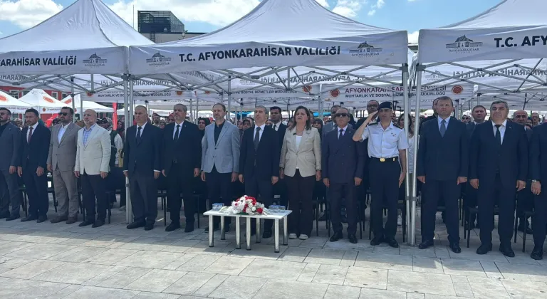 Afyonkarahisar'da "Yeşilay Sağlıklı Yaşam Ligi"nin şampiyonları törenle ödüllerini aldı
