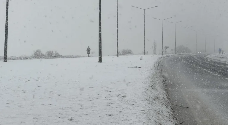 Ağrı'da kar etkili oldu