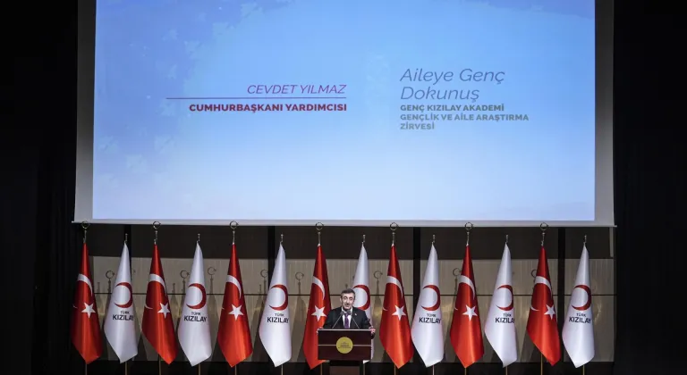 Aile ve Sosyal Hizmetler Bakanı Göktaş, Genç Kızılay Akademi Gençlik ve Aile Araştırma Zirvesi'nde konuştu: