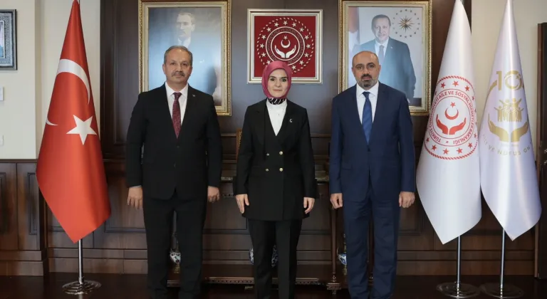 Aile ve Sosyal Hizmetler Bakanı Göktaş, Sağlık-Sen Genel Başkanı Doğan ile görüştü