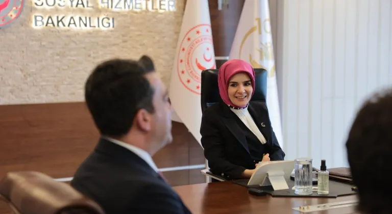 Aile ve Sosyal Hizmetler Bakanı Göktaş, YTB Başkanı Turus ile görüştü