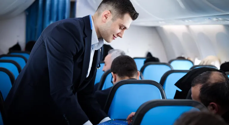 AJet'in İstanbul-Rotterdam seferleri başladı