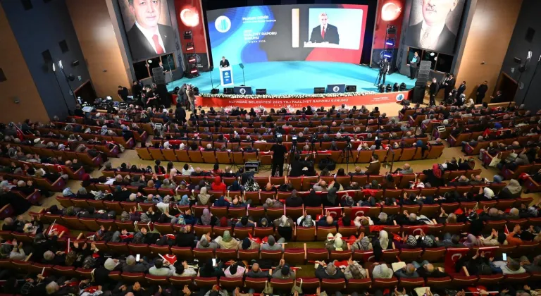 AK Parti Genel Başkan Yardımcısı Demir, Altındağ Belediyesinin faaliyet raporu programına katıldı