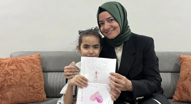 AK Parti Genel Başkan Yardımcısı Kaya, depremzede ailenin iftar sofrasına konuk oldu