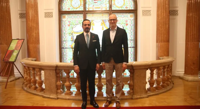 AK Parti Genel Başkan Yardımcısı Zorlu, Macaristan Sosyal İlişkiler ve Kültür Bakanı Tarr ile görüştü
