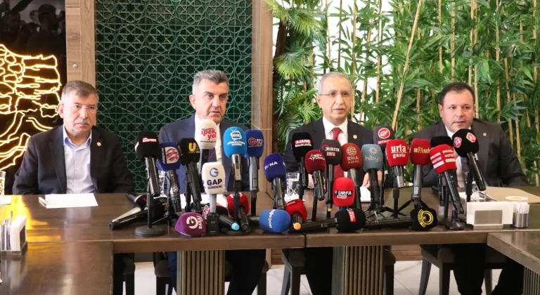 AK Parti'li Dusak, beraberindeki heyetle Halep'e gerçekleştirdikleri ziyareti değerlendirdi: