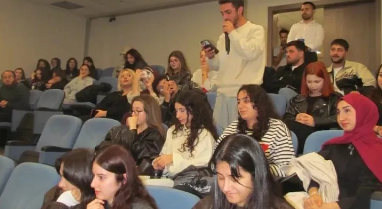 Akçakoca'da yerel yönetimler öğrencilerle ele alındı