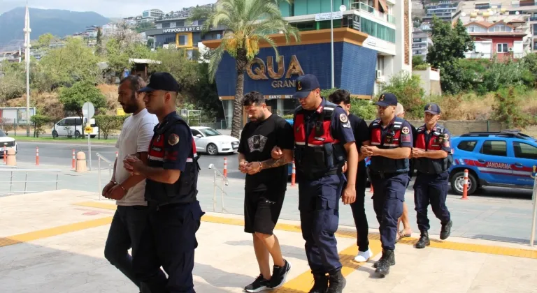 Alanya'da iş yerini kurşunlayan 2 şüpheli tutuklandı