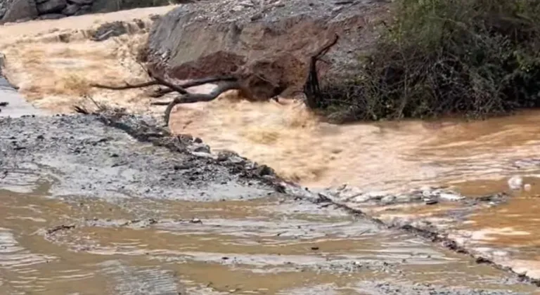 Alanya'da sağanak kırsal mahallelerde hasara yol açtı