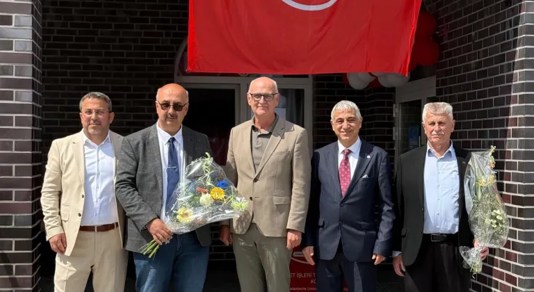 Almanya'nın Herten kentinde inşa edilen DİTİB camisi dualarla ibadete açıldı