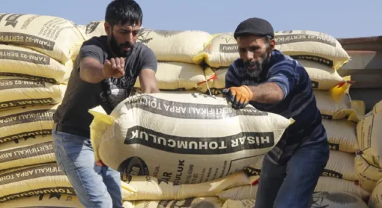 Ankara Büyükşehir Belediyesinden çiftçilere sertifikalı tohum ve gübre desteği
