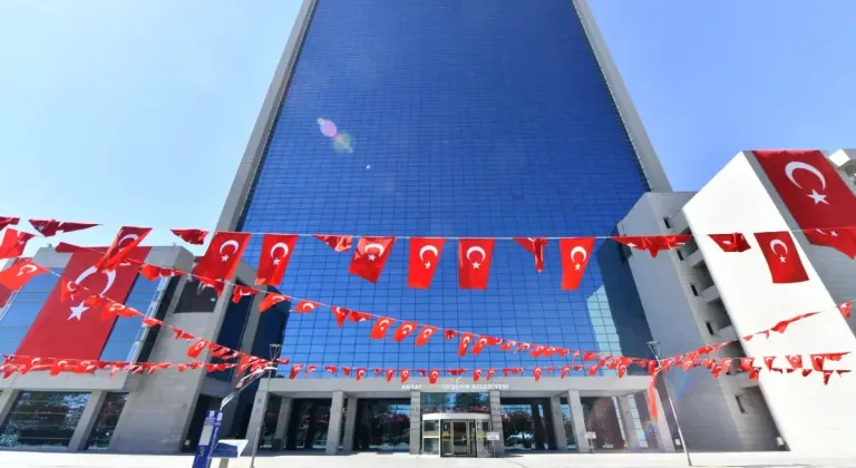 Ankara Büyükşehir’den metro istasyonu ve alt geçitte kanopi çalışması