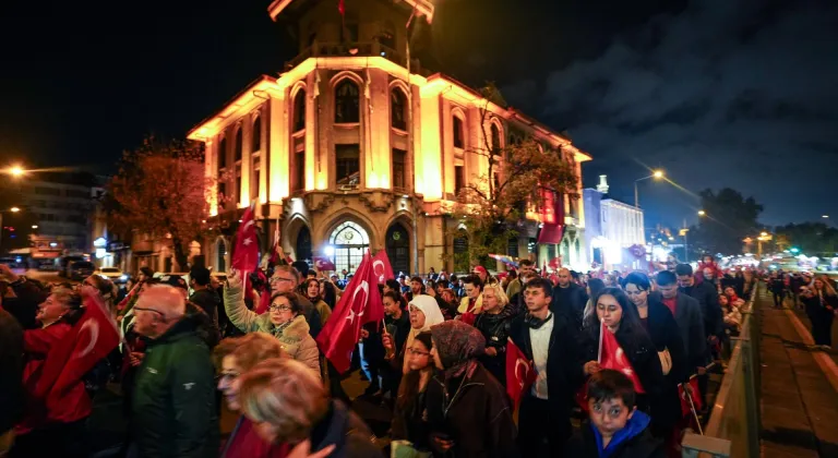 Ankara'da Cumhuriyet Bayramı dolayısıyla fener alayı düzenlendi