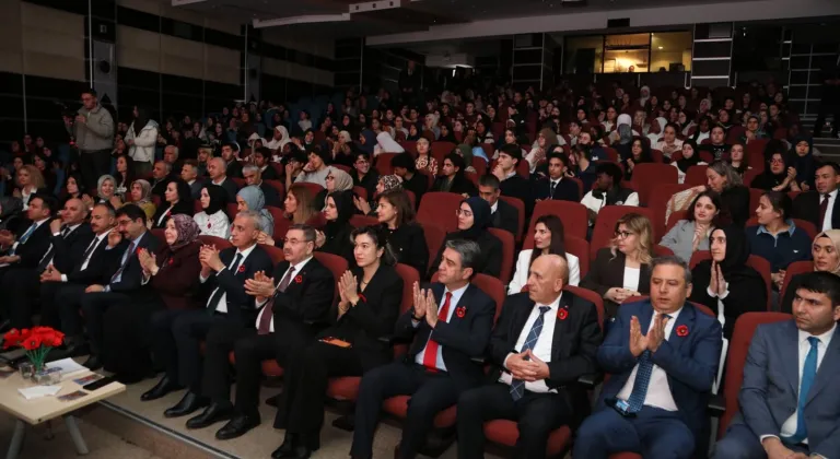 Ankara'da öğrencilerin çektiği "Çanakkale" temalı belgeselin galası yapıldı