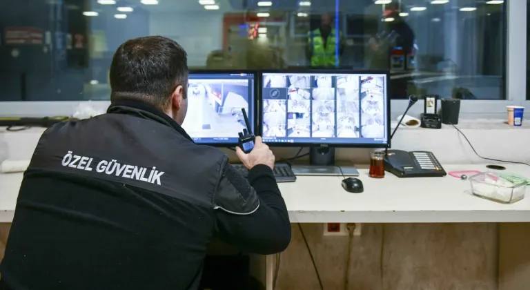 Ankara'da yürüyen merdivenlere müdahale kamerada