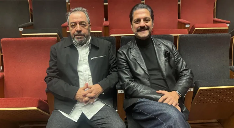 "Anne Kafamda Bit Var" oyununun dünya prömiyeri İstanbul'da gerçekleştirildi