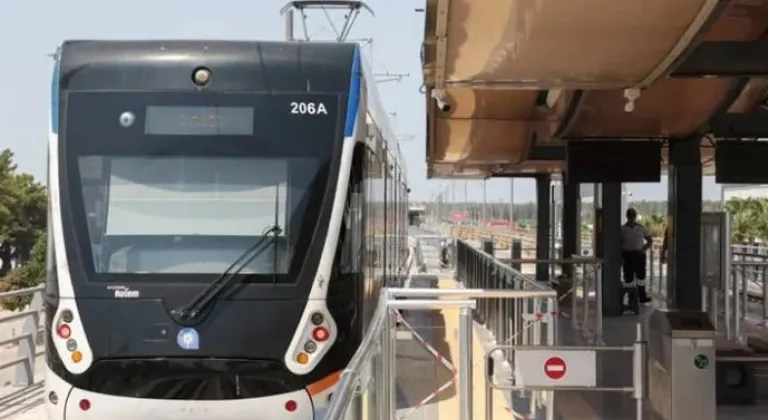 Antalya Havalimanı’nda Yeni Tramvay Durağı Hizmete Giriyor










