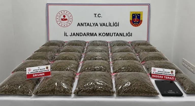 Antalya merkezli uyuşturucu operasyonunda 13 şüpheli yakalandı