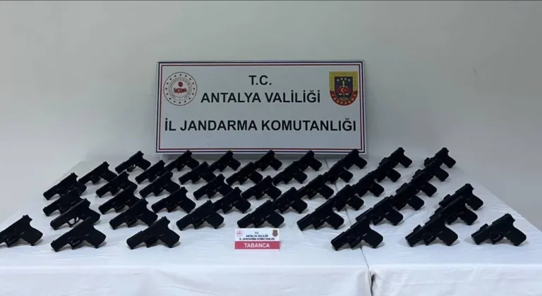 Antalya'da 45 ruhsatsız tabanca ele geçirildi
