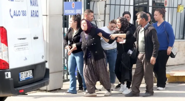 Antalya’da feci kaza: Annenin ve kızlarının feryadı yürek burktu