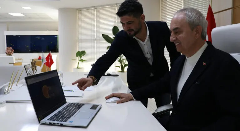 Antalya'da Kepez Belediye Başkanı Kocagöz, AA'nın "Yılın Kareleri" oylamasına katıldı