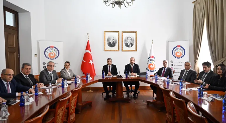 Antalya'da orman yangınlarına yönelik tedbirler ele alındı