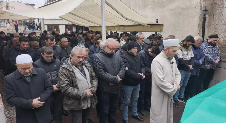 Antalya'daki kazada hayatını kaybeden otobüs şoförünün cenazesi Kütahya'da defnedildi