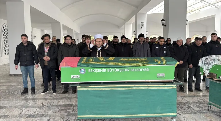 Antalya'daki otobüs kazasında hayatını kaybeden Resmiye Göktepe'nin cenazesi defnedildi