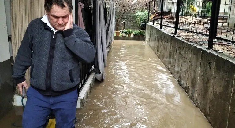 Antalya'nın Manavgat ilçesinde sağanak etkili oldu