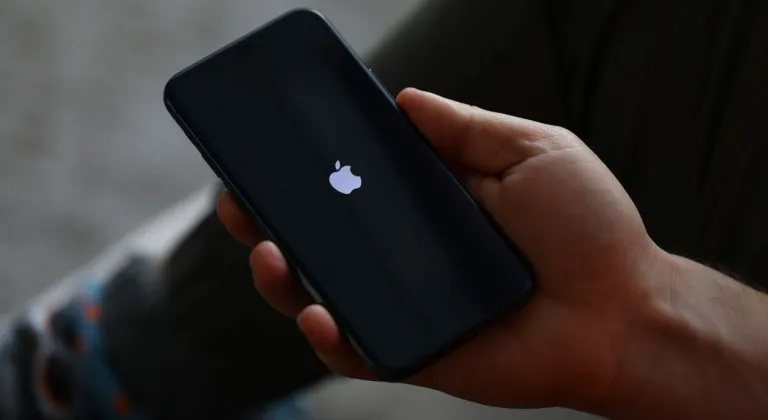 Apple’dan Siri hamlesi: Yapay zeka sohbet botuna dönüşüyor