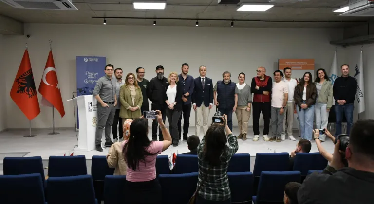 Arnavutluk'ta düzenlenen Tiran Fotoğraf Maratonu'nda dereceye girenlere ödülleri verildi