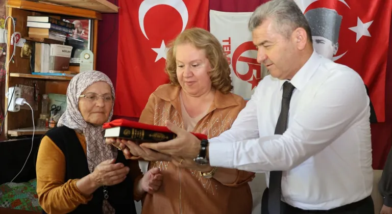 Artvin Valisi Ergün, 15 Temmuz şehitleri Acar ve İnce'nin ailelerini ziyaret etti