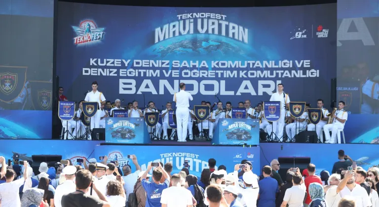 Askeri bando TEKNOFEST Mavi Vatan'da konser verdi