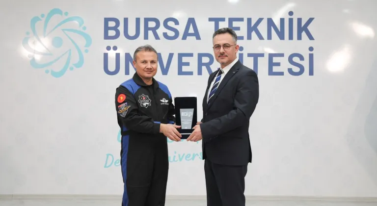 Astronot Alper Gezeravcı, Bursa'da üniversite öğrencileriyle buluştu