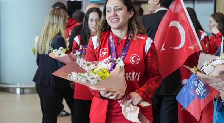 Avrupa şampiyonu milli tekvandocular yurda döndü